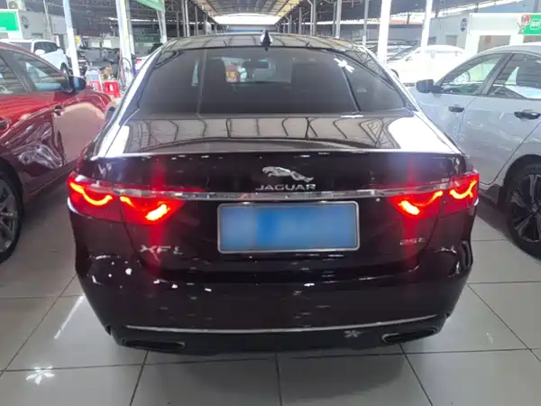 Jaguar XFL 2018