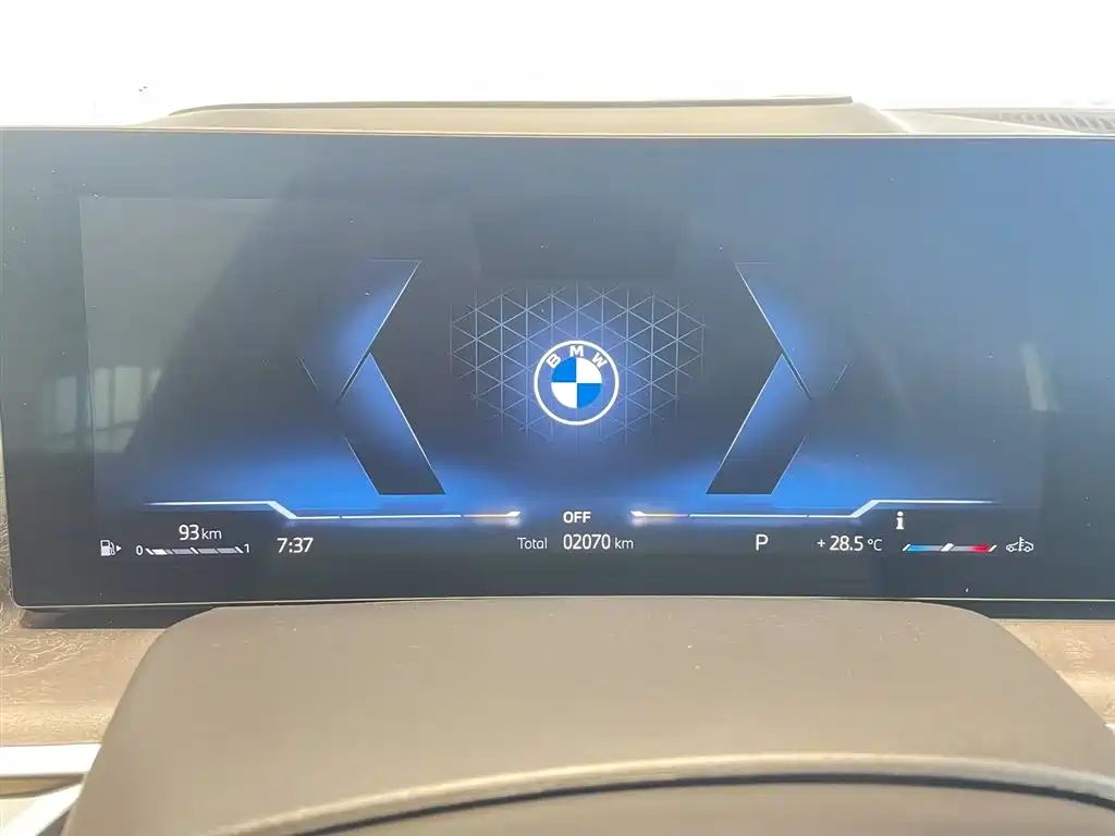 BMW X7 2025 — фото 17