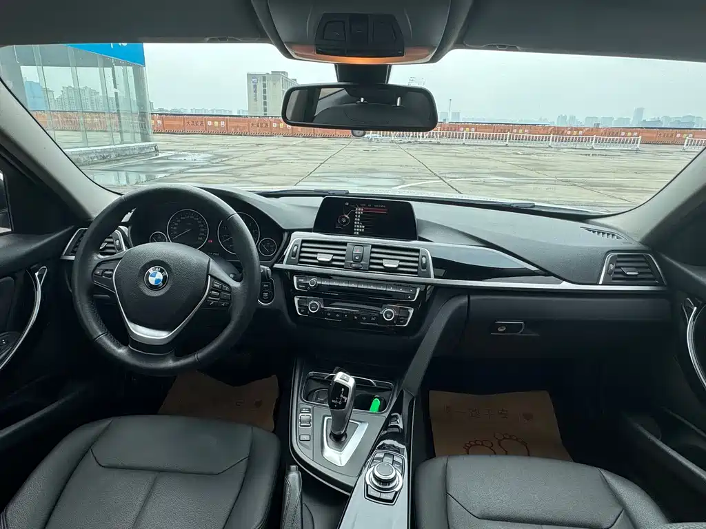 BMW 3 Series 2016 — фото 10