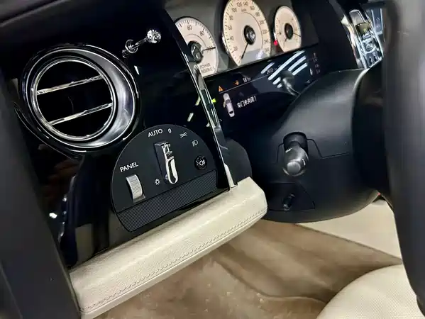 Rolls-Royce Ghost 2012