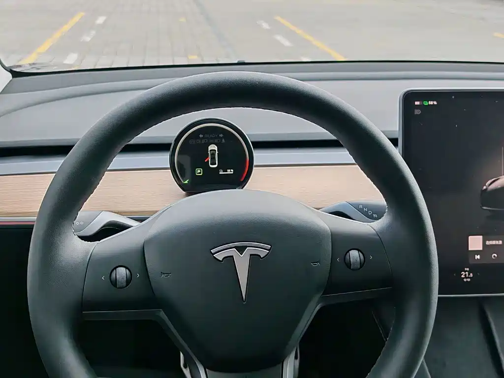 Tesla Model 3 2023 — фото 17