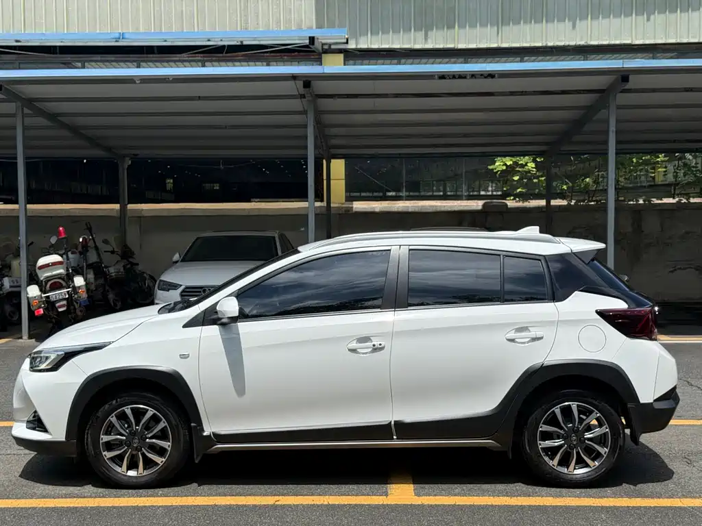 Toyota Yaris L 2022