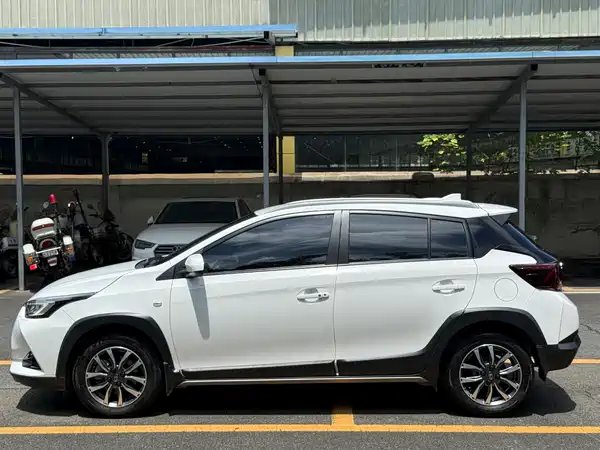 Toyota Yaris L 2022