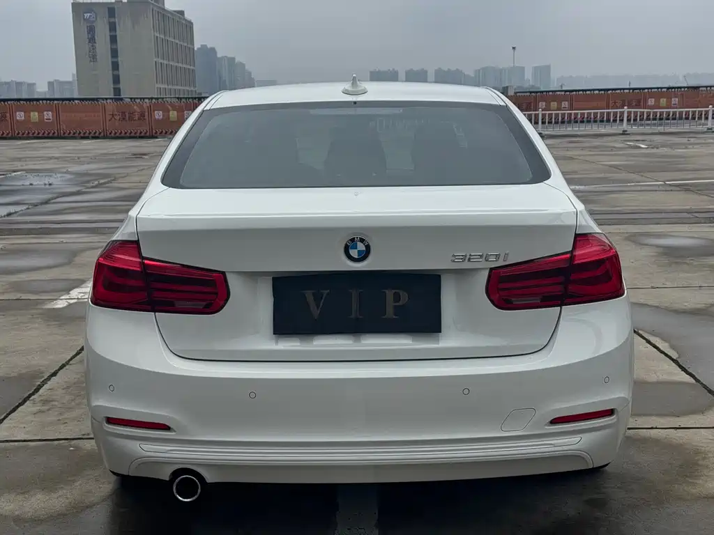 BMW 3 Series 2016 — фото 18