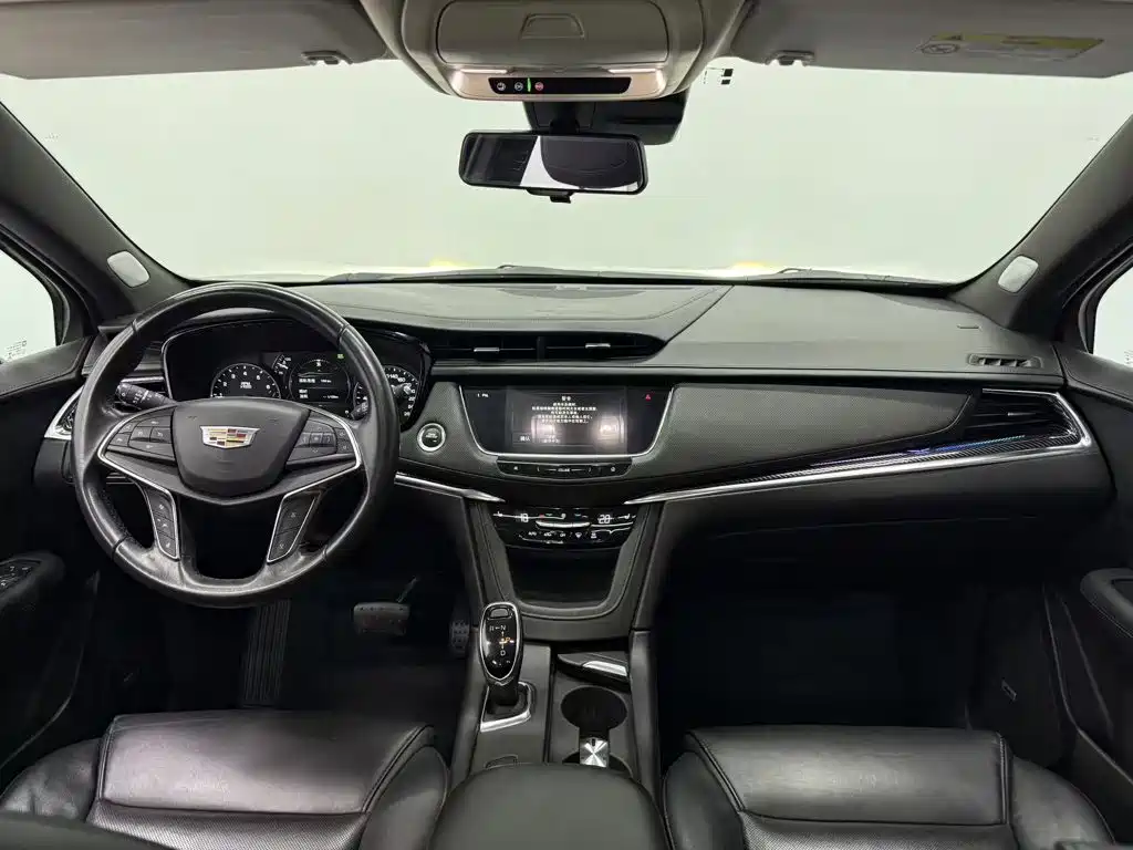 Cadillac XT5 2018 — фото 10