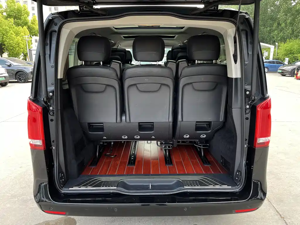 Mercedes-Benz V-Class 2020 — фото 16