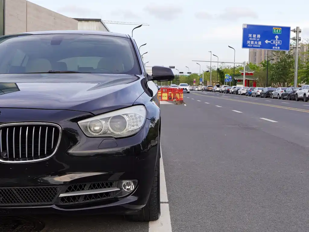 BMW 5 Series GT 2013 — фото 19