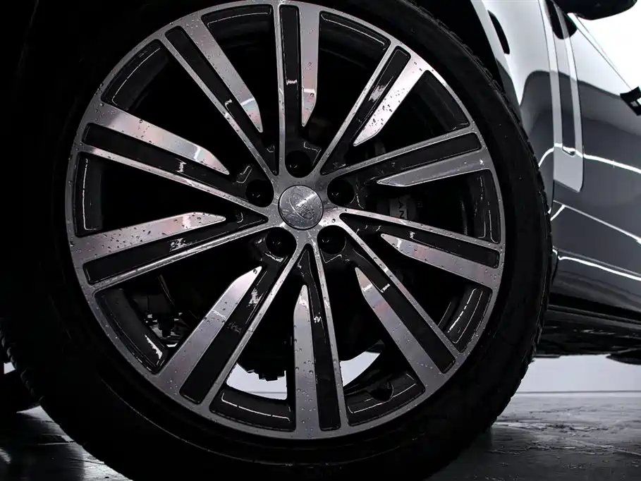 Land Rover Range Rover 2025 — фото 16