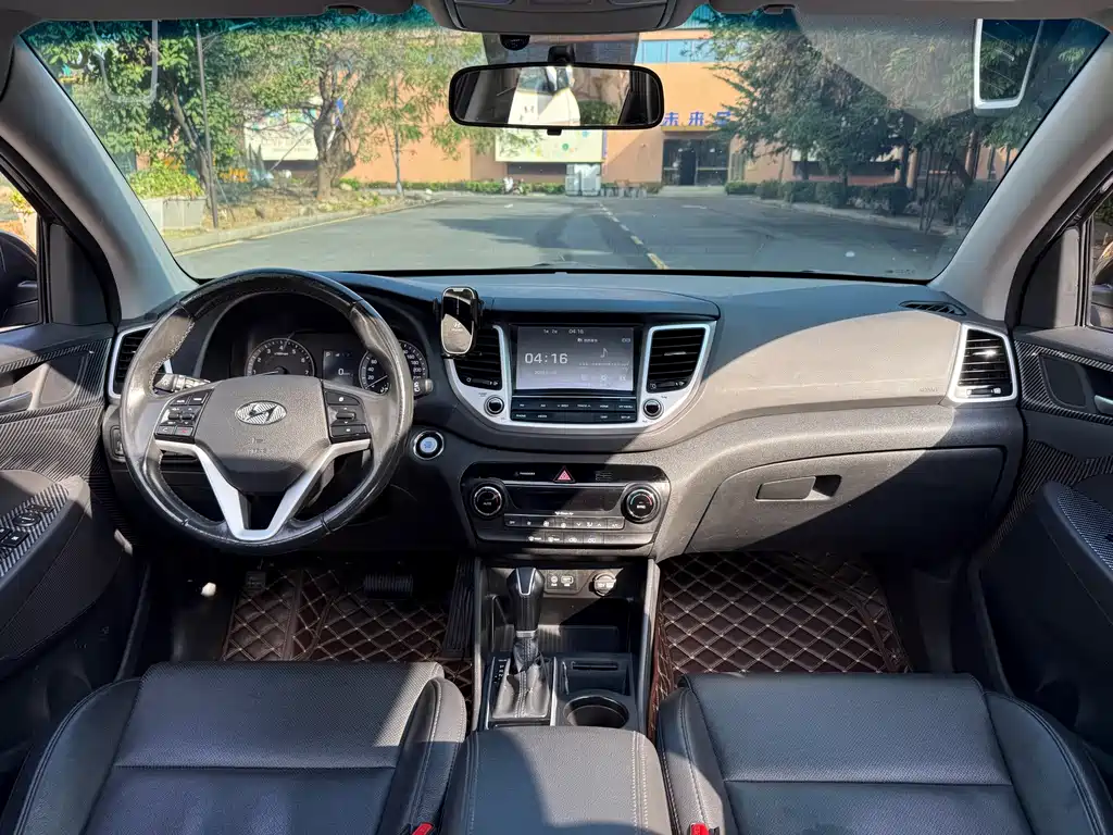 Hyundai Tucson 2017 — фото 13