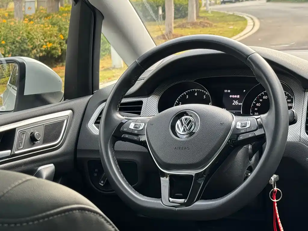 Volkswagen Golf Sportsvan 2020 — фото 8