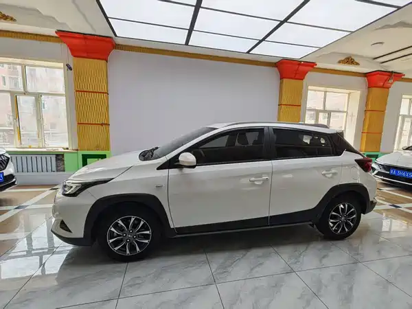 Toyota Yaris L 2022