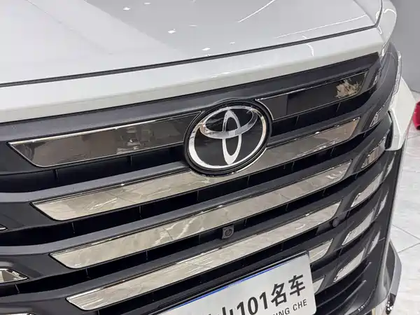 Toyota Vellfire 2024