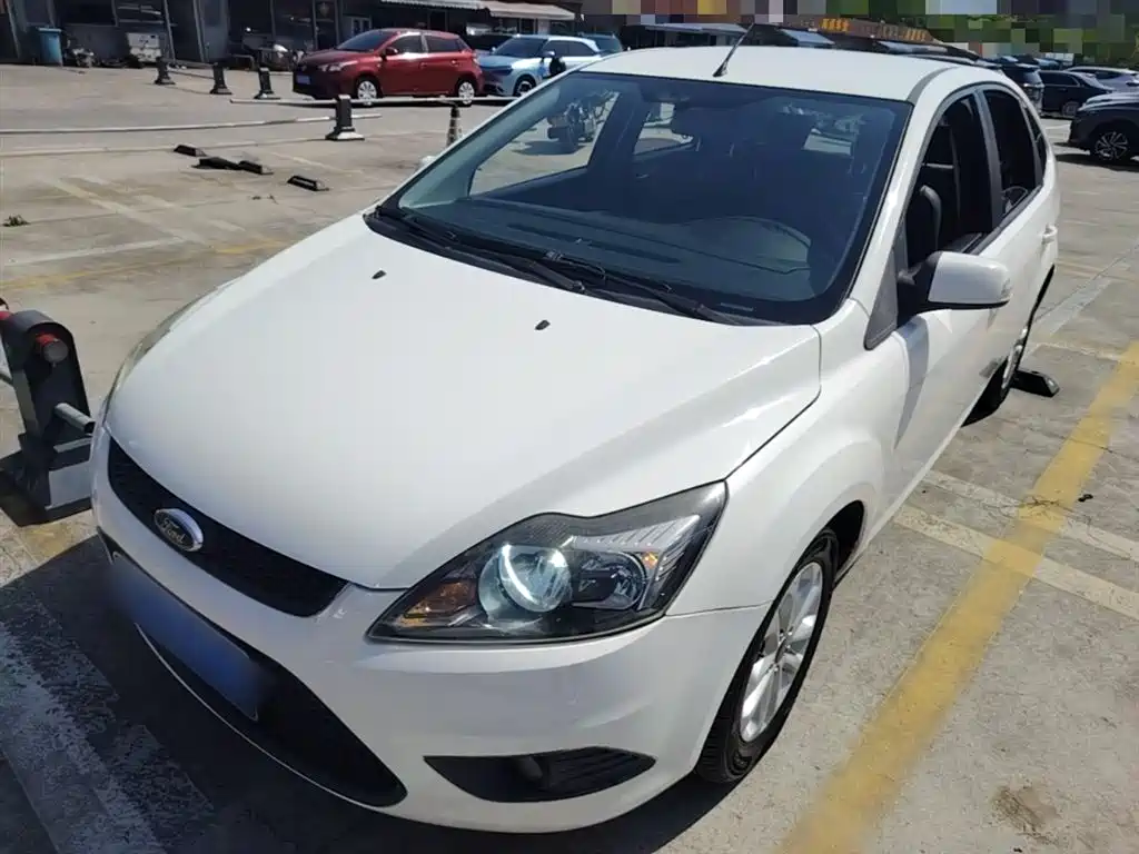 Ford Focus 2015 — фото 2