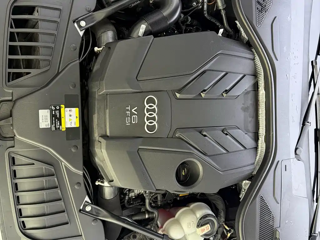Audi A8 2024