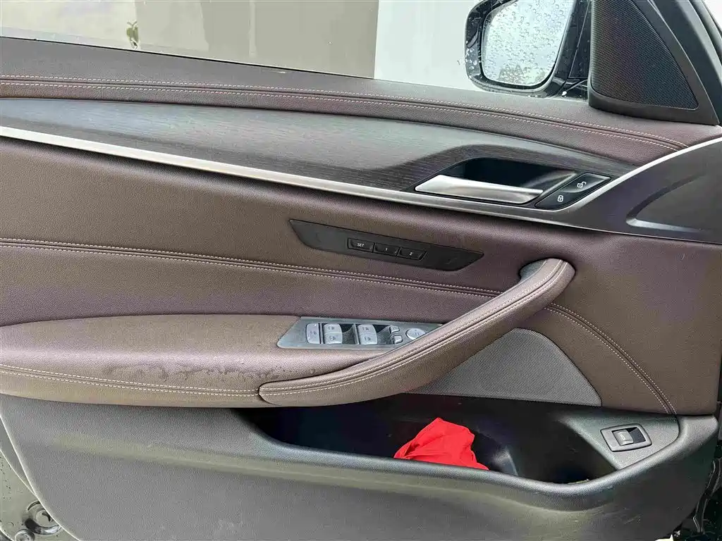 BMW 5 Series 2022 — фото 11