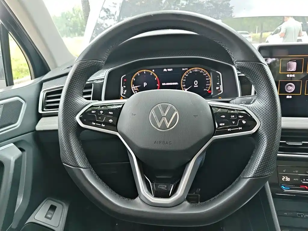 Volkswagen Tiguan L 2022 — фото 11