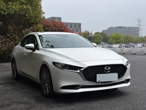 Mazda 3 Axela 2023