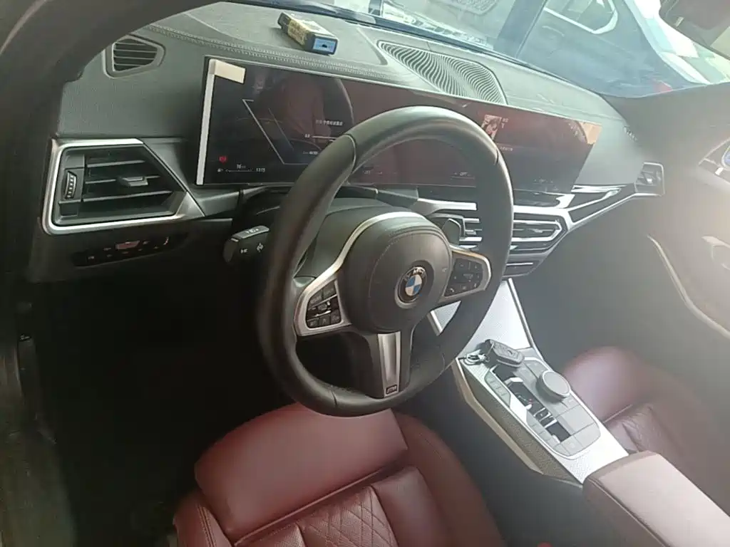 BMW 3 Series 2023 — фото 10