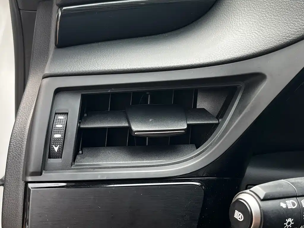 Lexus ES 2023 — фото 19