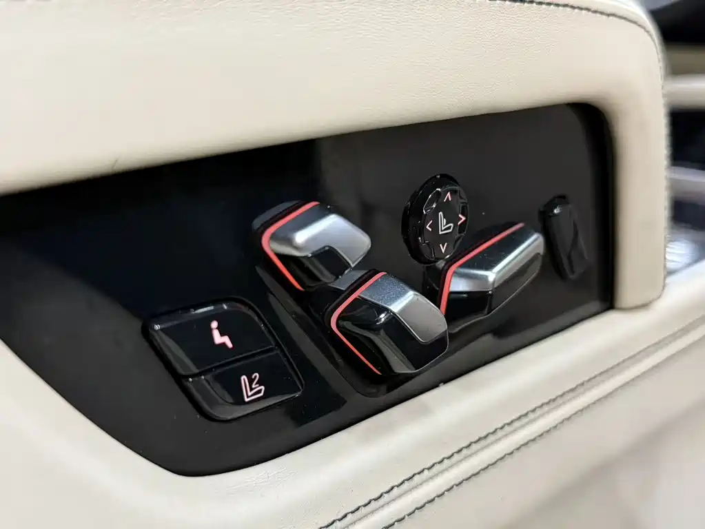 BMW 7 Series 2018 — фото 17