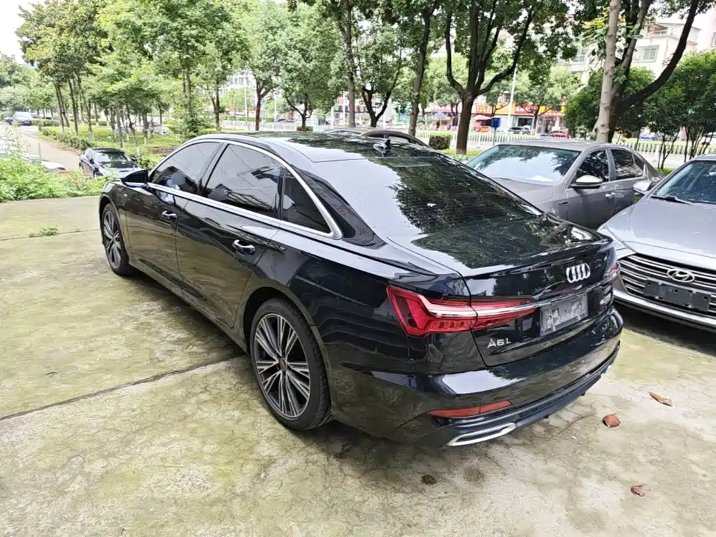Audi A6L 2022