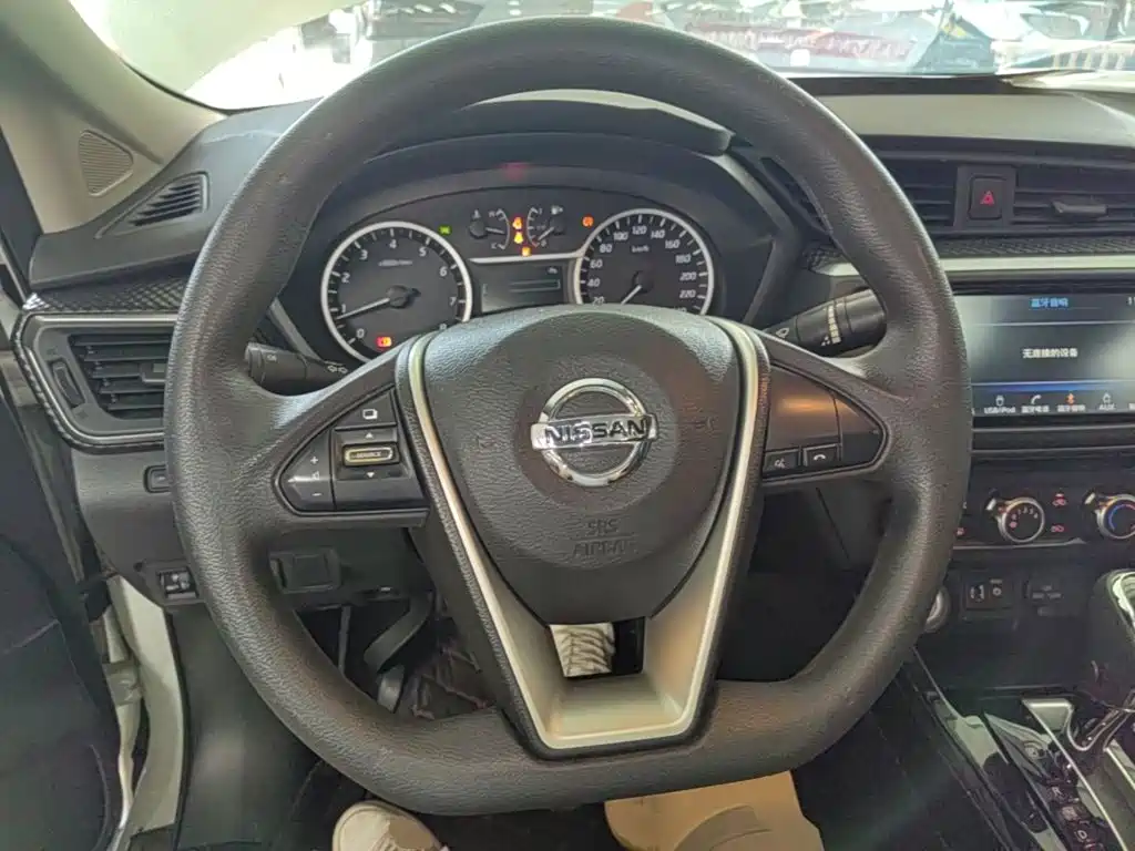 Nissan Bluebird 2017 — фото 11