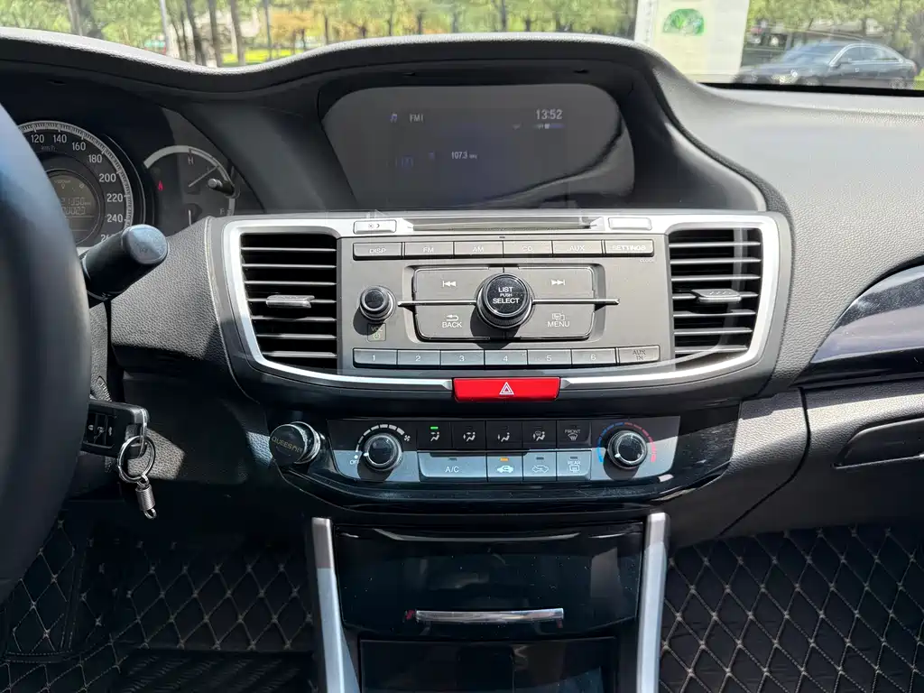 Honda Accord 2016 — фото 14