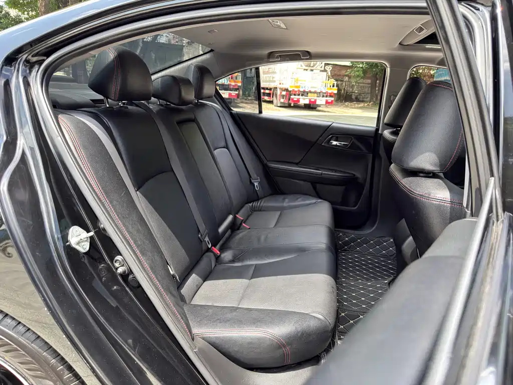 Honda Accord 2016 — фото 16