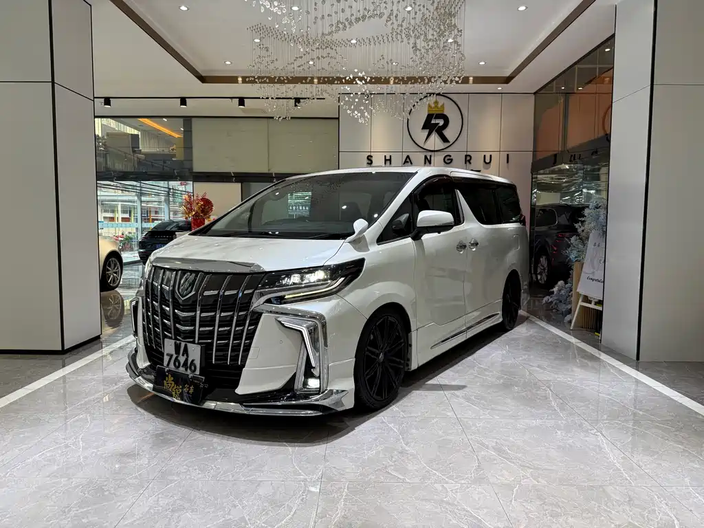 Toyota Alphard 2018 — фото 1