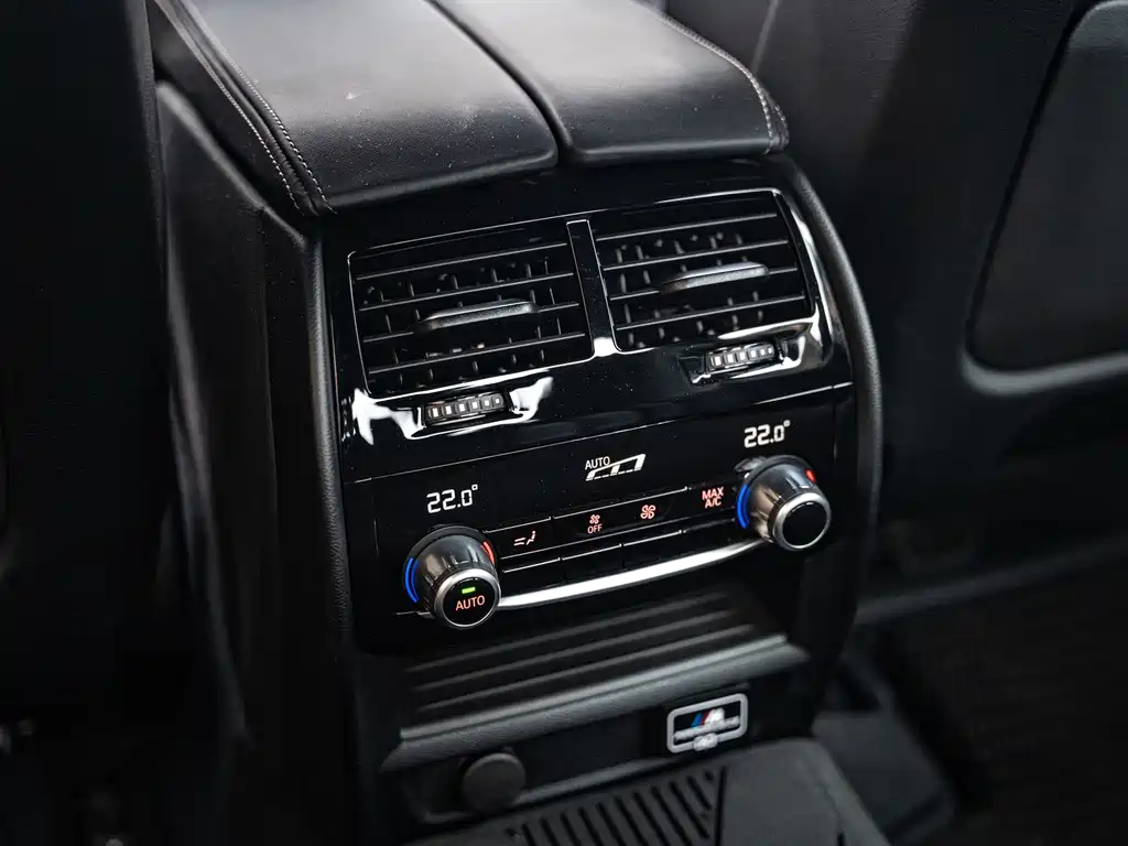 BMW 5 Series 2023 — фото 14
