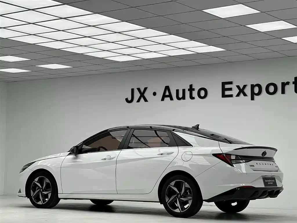 Hyundai Elantra 2023