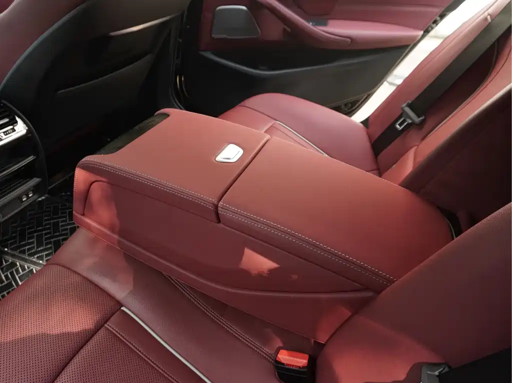 BMW 5 Series 2021 — фото 18