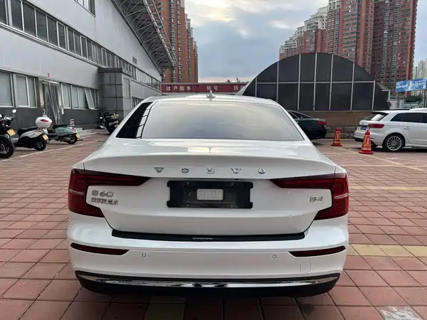 Volvo S60 2023