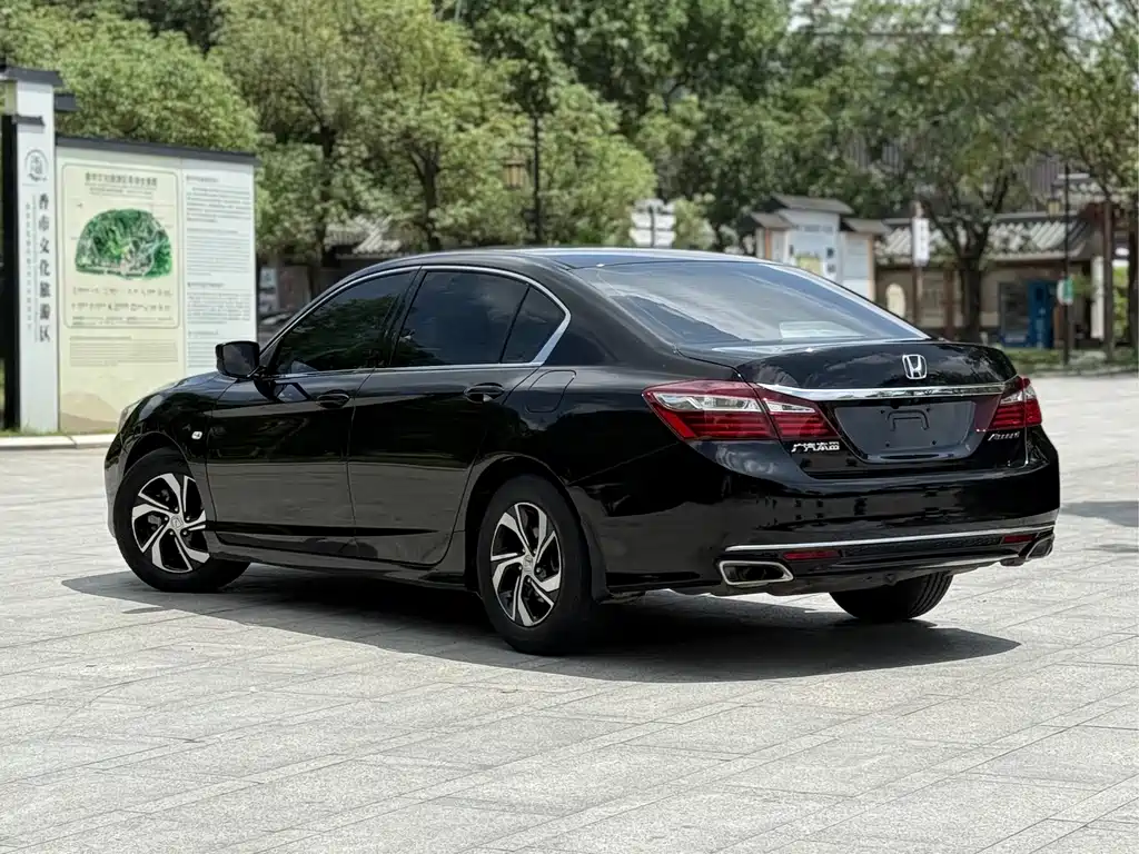 Honda Accord 2016 — фото 7