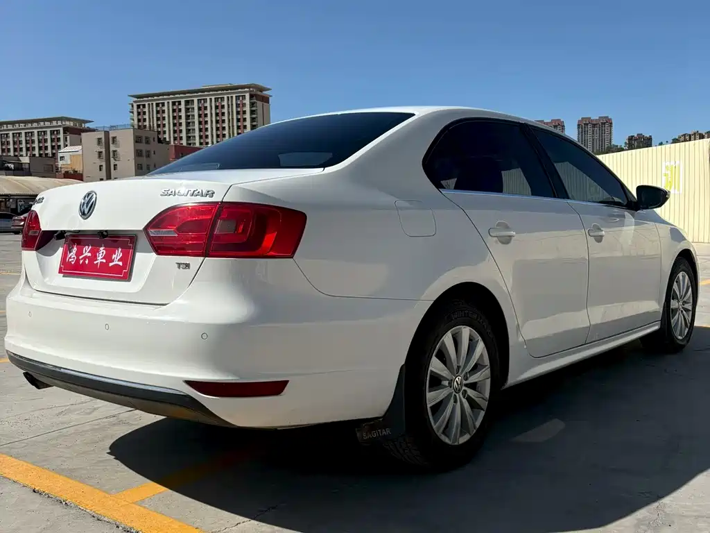 Volkswagen Sagitar 2014