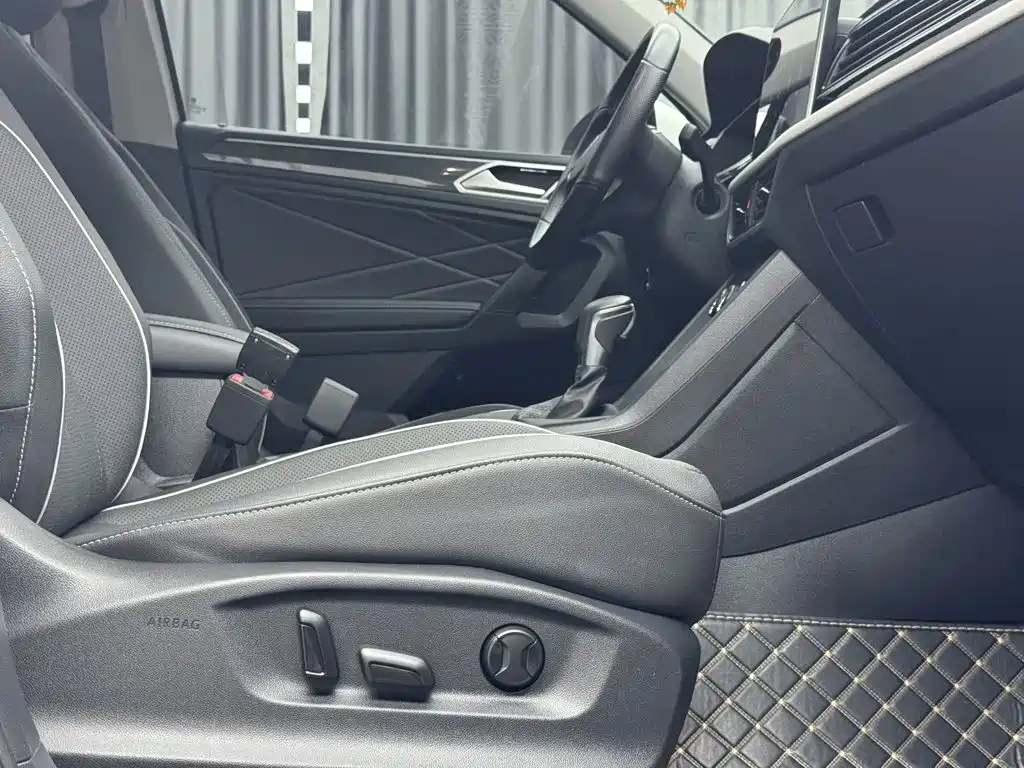 Volkswagen Tiguan L 2023