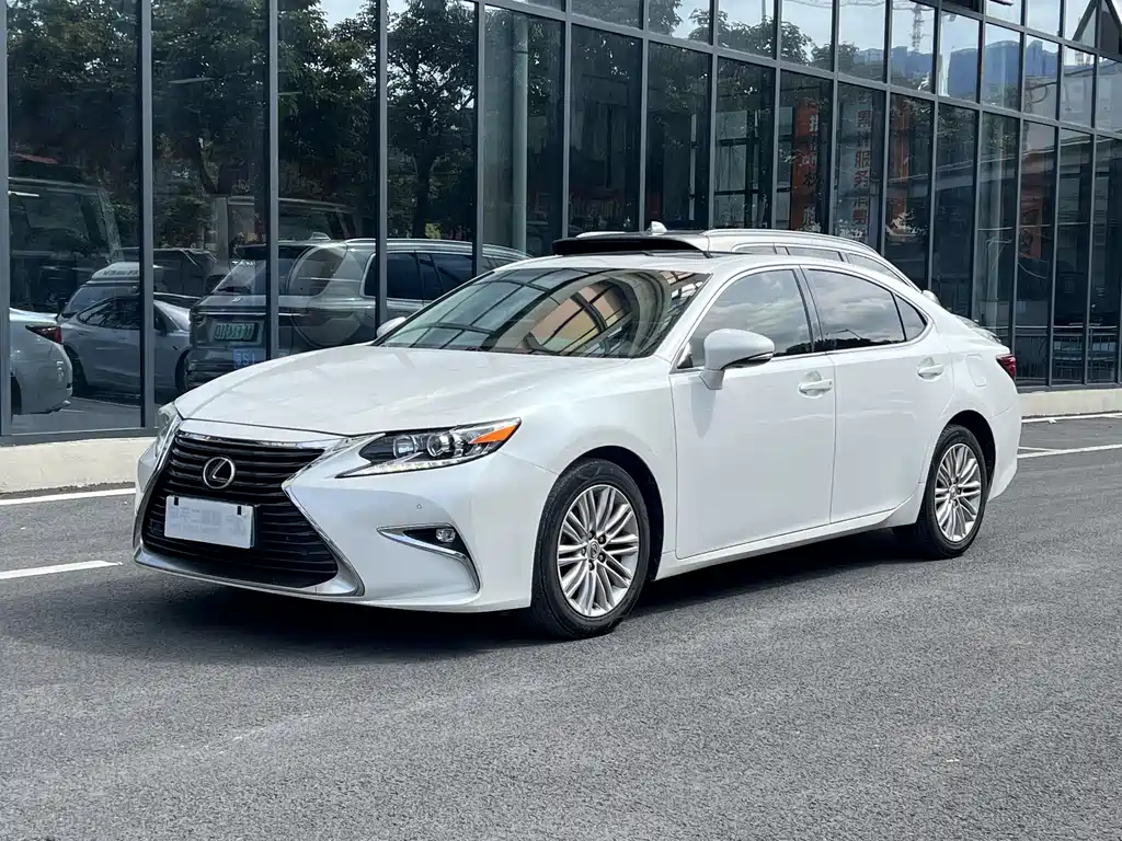 Lexus ES 2016