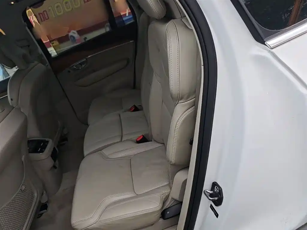 Volvo XC90 2015 — фото 17