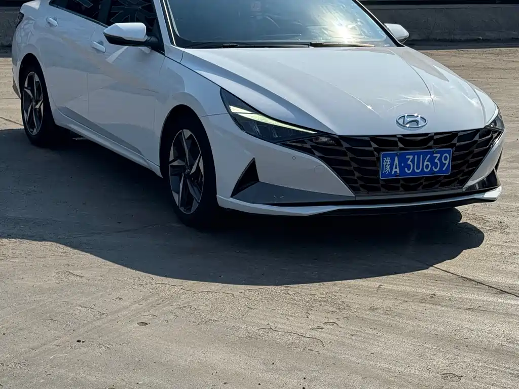 Hyundai Elantra 2022 — фото 3