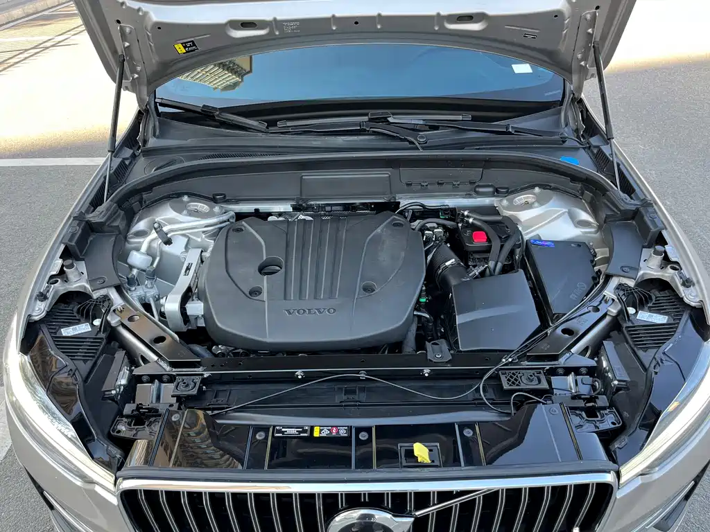 Volvo XC60 2024 — фото 11