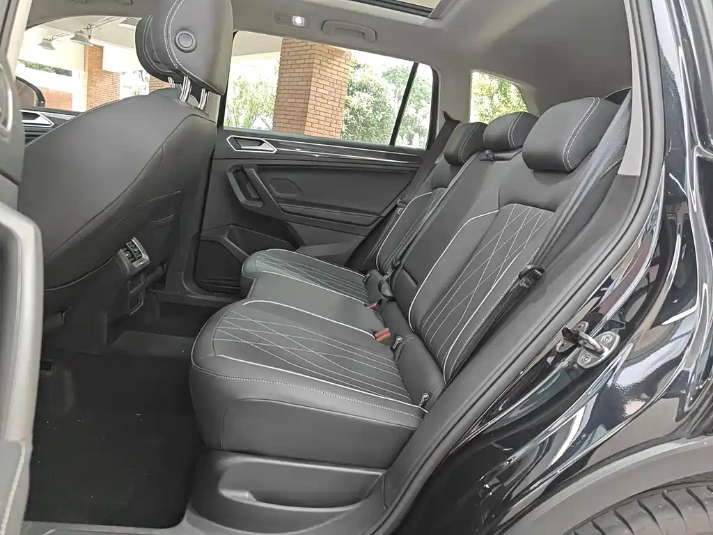 Volkswagen Tiguan L 2025 — фото 10