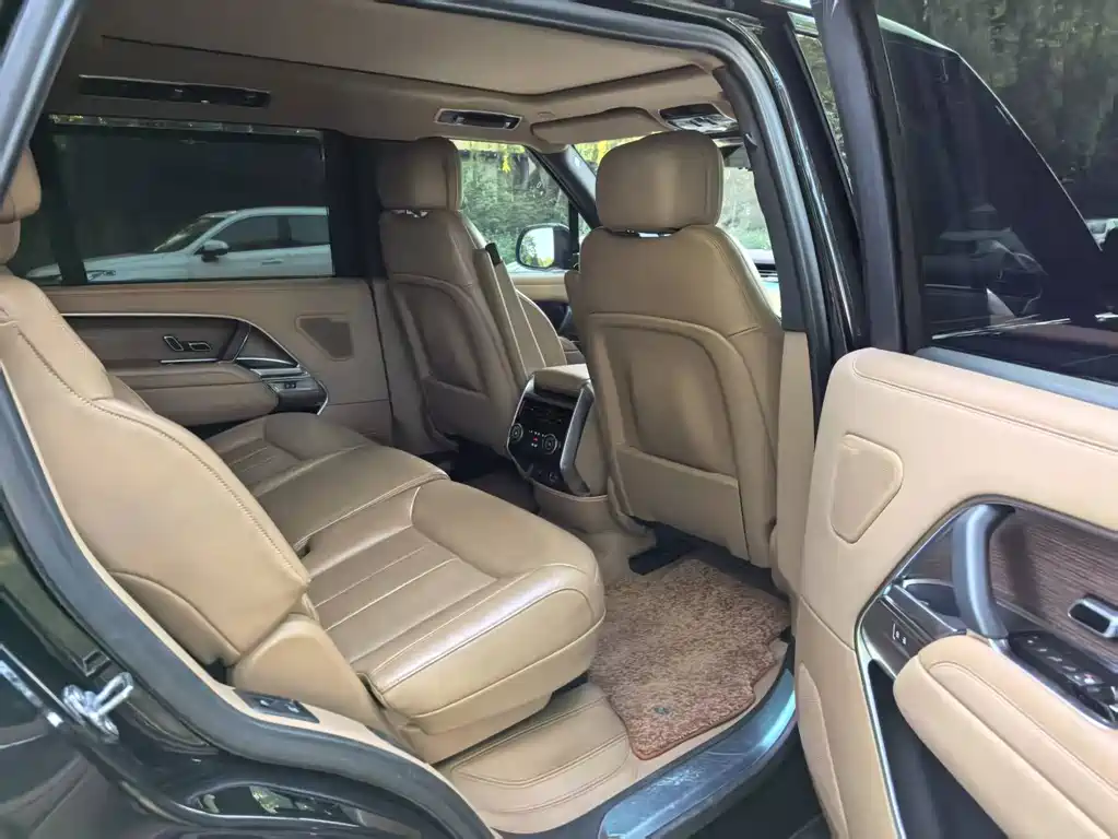 Land Rover Range Rover 2023 — фото 10