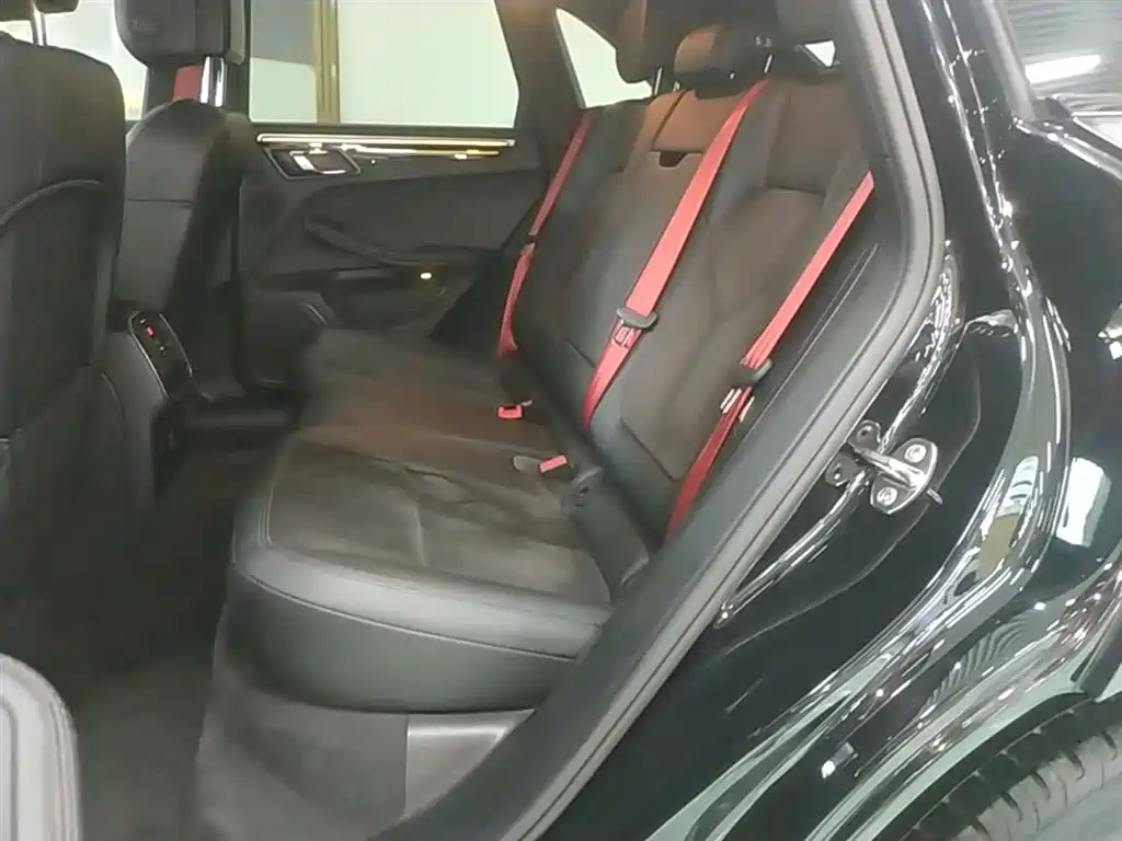 Porsche Macan 2019 — фото 17