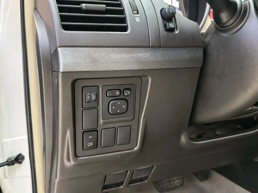Toyota Prado 2015 — фото 8