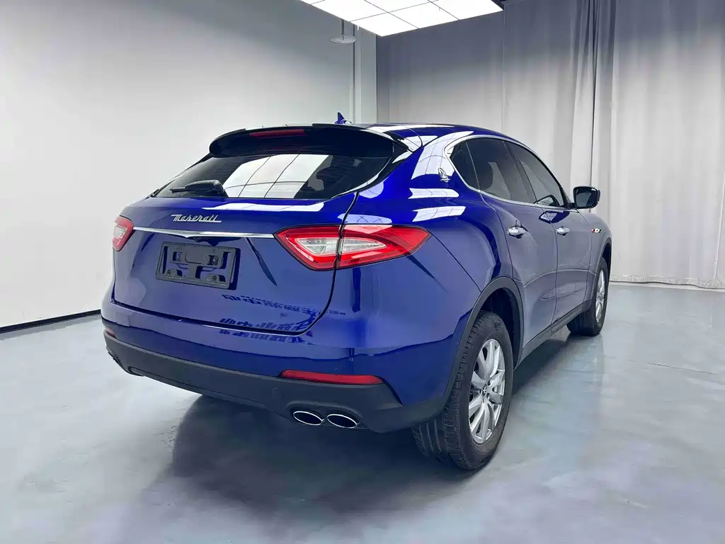 Maserati Levante 2018 — фото 23
