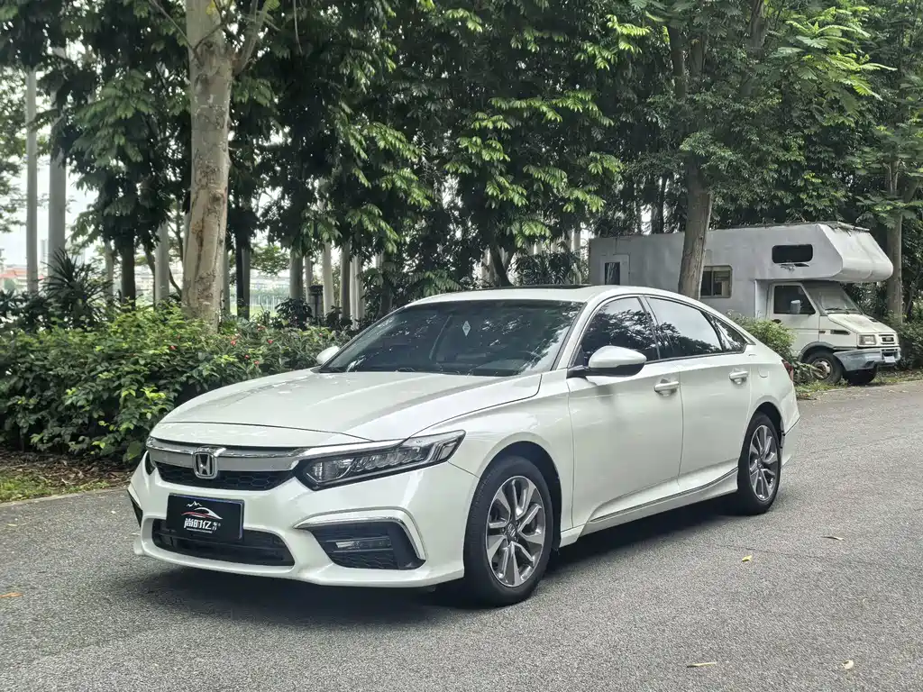 Honda Inspire 2021 — фото 1