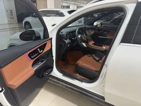 Mercedes-Benz GLC 2023