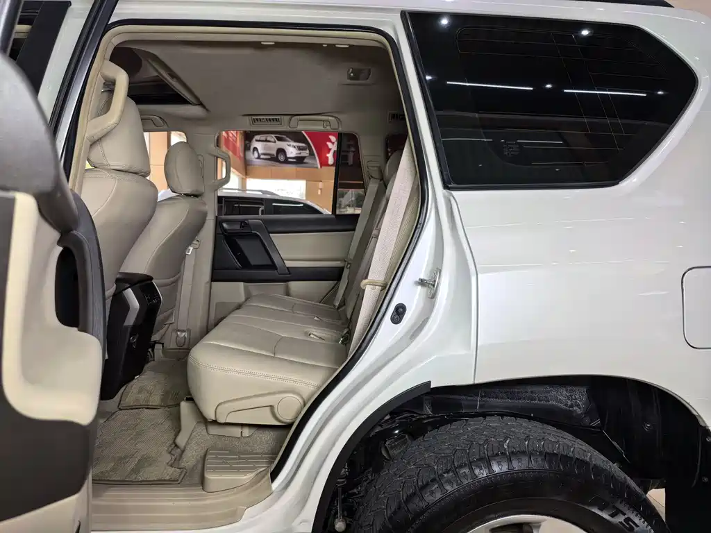 Toyota Prado 2015 — фото 11