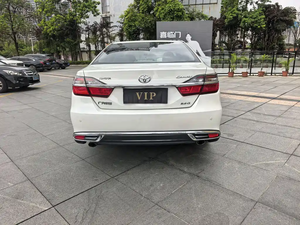 Toyota Camry 2016 — фото 6