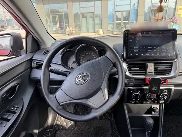 Toyota Yaris L 2020